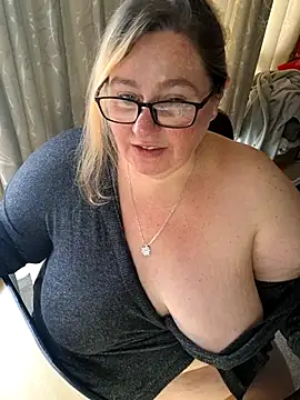 Iceprincess2bad4u online show from November 8, 2025, 6:17 am