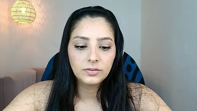 Snapshot of YummyAnna_ chatting on April 8, 2026, 7:59 pm YummyAnna online show from April 8, 2026, 7:59 pm