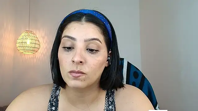 Snapshot of YummyAnna_ chatting on May 4, 2026, 8:22 pm YummyAnna online show from May 4, 2026, 8:22 pm
