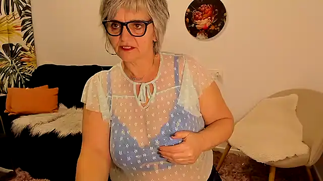 Snapshot of Milf-Ella chatting on February 24, 2026, 9:37 pm Milf-Ella online show from February 24, 2026, 9:37 pm