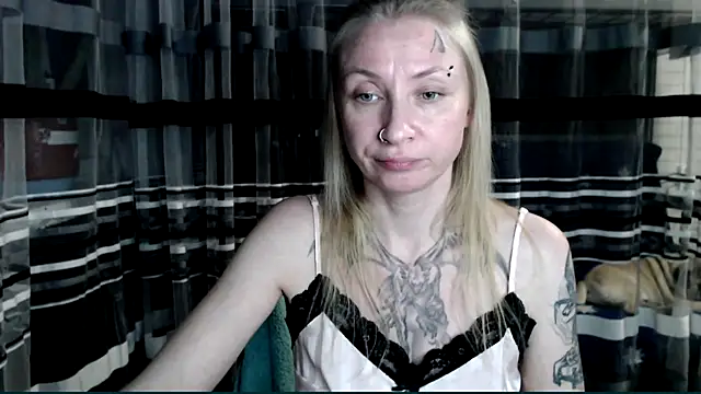 cold lollipop online show from November 10, 2025, 6:13 pm