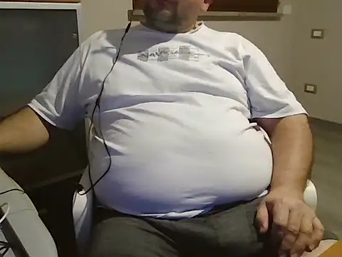 Snapshot of iron_boy80 chatting on February 13, 2025, 3:14 pm iron boy80 online show from February 13, 2025, 3:14 pm