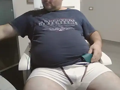 Snapshot of iron_boy80 chatting on October 26, 2025, 3:45 pm iron boy80 online show from October 26, 2025, 3:45 pm