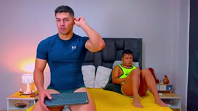 FelipeAndMarcello3 online show from April 14, 2026, 2:11 pm