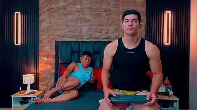 FelipeAndMarcello3 online show from February 5, 2026, 2:13 pm