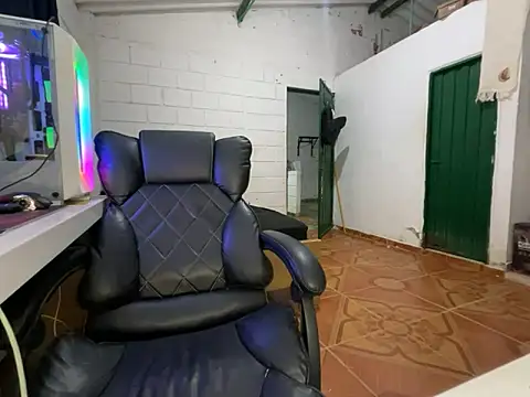 Snapshot of Max_TheHorseDick chatting on March 23, 2026, 11:37 pm Max TheHorseDick online show from March 23, 2026, 11:37 pm