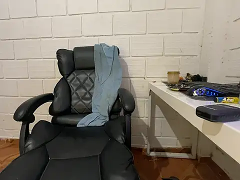 Snapshot of Max_TheHorseDick chatting on February 23, 2026, 11:49 pm Max TheHorseDick online show from February 23, 2026, 11:49 pm