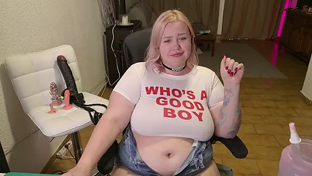 Snapshot of MargotGrey chatting on May 5, 2026, 1:14 pm MargotGrey online show from May 5, 2026, 1:14 pm