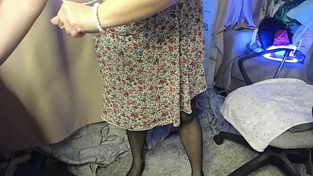 Snapshot of Anita-boobs chatting on December 21, 2025, 9:59 pm Anita-boobs online show from December 21, 2025, 9:59 pm