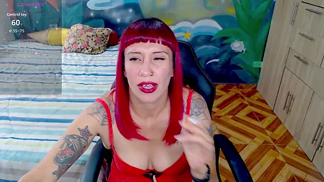 Eimy lorens online show from July 4, 2026, 7:07 pm