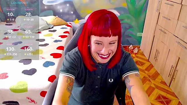 Snapshot of Eimy_lorens chatting on December 16, 2025, 8:35 pm Eimy lorens online show from December 16, 2025, 8:35 pm