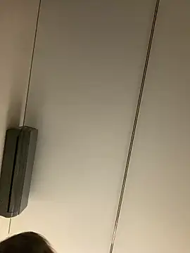 Snapshot of -AngelAri- chatting on April 15, 2026, 6:01 pm -AngelAri- online show from April 15, 2026, 6:01 pm