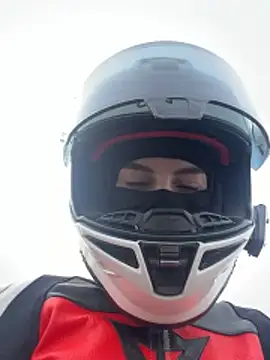 Snapshot of -AngelAri- chatting on April 14, 2026, 11:26 am -AngelAri- online show from April 14, 2026, 11:26 am