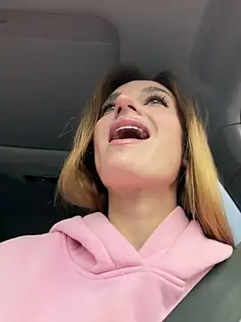 -AngelAri- online show from November 7, 2025, 9:03 am