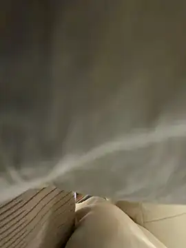 -AngelAri- online show from December 1, 2025, 6:09 pm