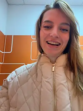 Snapshot of -AngelAri- chatting on April 22, 2026, 5:53 pm -AngelAri- online show from April 22, 2026, 5:53 pm