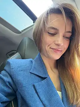 Snapshot of -AngelAri- chatting on May 17, 2026, 9:09 am -AngelAri- online show from May 17, 2026, 9:09 am
