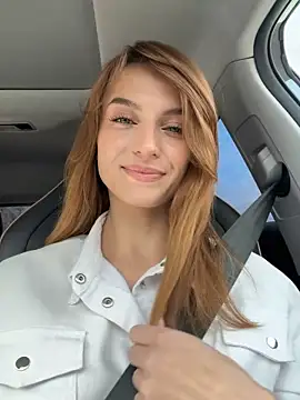 Snapshot of -AngelAri- chatting on April 5, 2026, 9:16 am -AngelAri- online show from April 5, 2026, 9:16 am