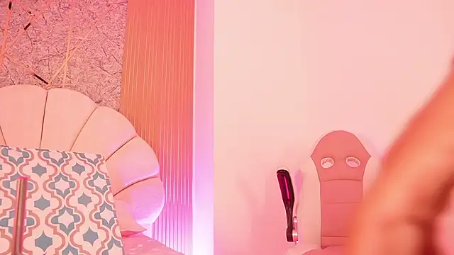 Snapshot of mssburbuja chatting on October 31, 2025, 3:25 am mssburbuja online show from October 31, 2025, 3:25 am