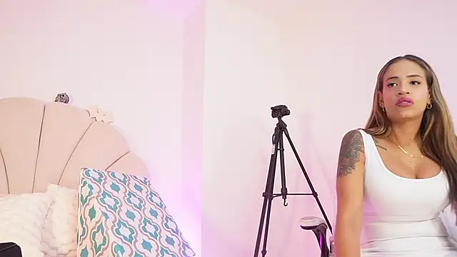 Snapshot of mssburbuja chatting on October 29, 2025, 3:16 am mssburbuja online show from October 29, 2025, 3:16 am