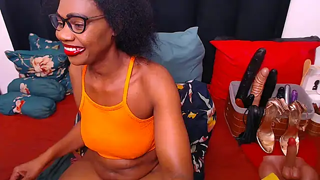 Snapshot of sexybootylicious chatting on December 16, 2025, 5:44 am sexybootylicious online show from December 16, 2025, 5:44 am