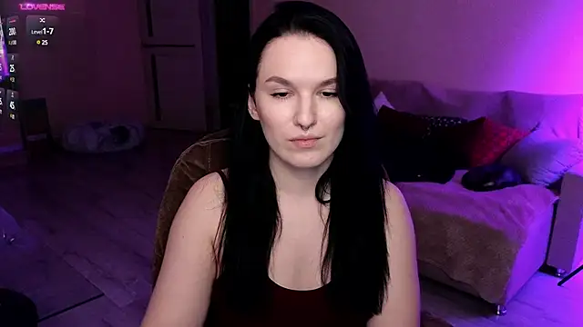 Snapshot of Val_lava chatting on February 21, 2025, 9:43 pm Val lava online show from February 21, 2025, 9:43 pm