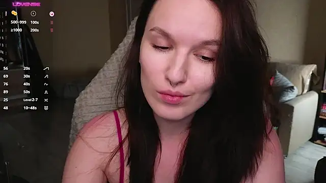 Snapshot of Val_lava chatting on June 21, 2026, 7:19 pm Val lava online show from June 21, 2026, 7:19 pm