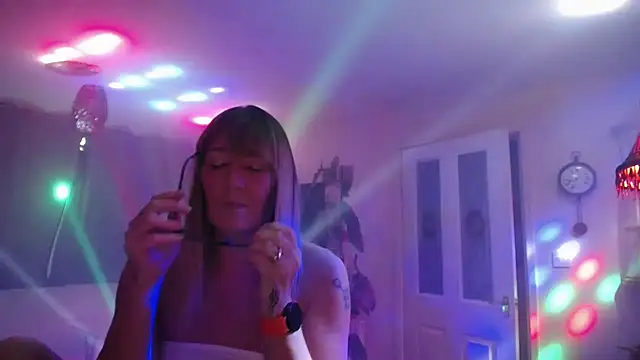 Snapshot of COUPLE4VOYEUR01 chatting on November 1, 2025, 8:36 pm COUPLE4VOYEUR01 online show from November 1, 2025, 8:36 pm