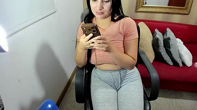 Snapshot of NicolettColin chatting on July 15, 2026, 4:47 pm NicolettColin online show from July 15, 2026, 4:47 pm