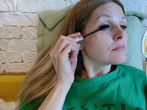 Snapshot of Angel_girllovemy chatting on December 18, 2025, 9:25 am Angel girllovemy online show from December 18, 2025, 9:25 am