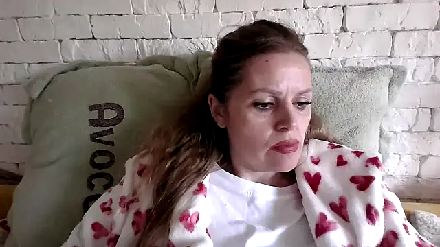 Snapshot of Angel_girllovemy chatting on February 9, 2026, 7:28 am Angel girllovemy online show from February 9, 2026, 7:28 am