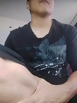 Snapshot of Mghty-cockl88 chatting on April 3, 2026, 1:39 pm Mghty-cockl88 online show from April 3, 2026, 1:39 pm