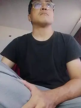 Snapshot of Mghty-cockl88 chatting on April 2, 2026, 1:40 pm Mghty-cockl88 online show from April 2, 2026, 1:40 pm