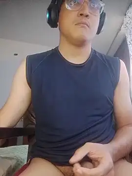 Mghty-cockl88 online show from December 3, 2025, 2:27 pm