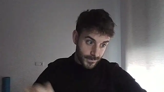 vargas90 online show from December 15, 2025, 12:33 pm