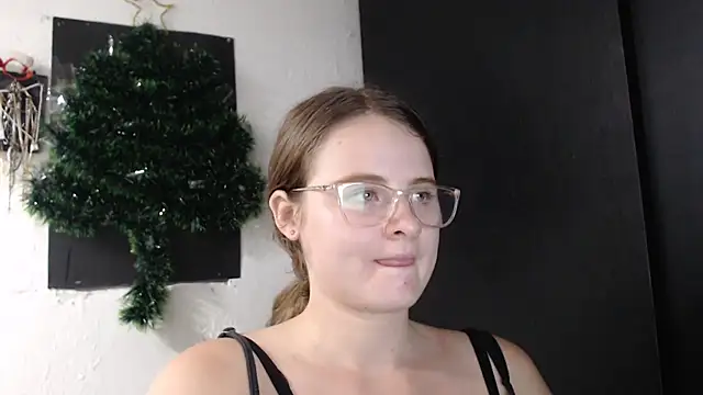 Snapshot of HellenMiyer1111 chatting on November 29, 2025, 8:31 pm HellenMiyer1111 online show from November 29, 2025, 8:31 pm