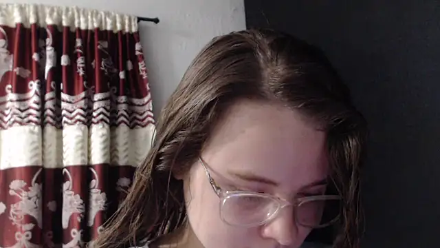 Snapshot of HellenMiyer1111 chatting on November 20, 2025, 4:18 pm HellenMiyer1111 online show from November 20, 2025, 4:18 pm