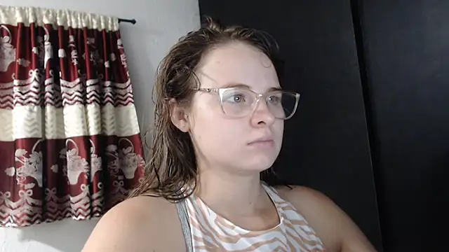 Snapshot of HellenMiyer1111 chatting on November 5, 2025, 4:32 pm HellenMiyer1111 online show from November 5, 2025, 4:32 pm