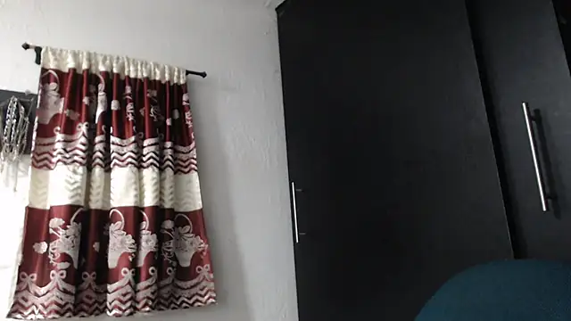 Snapshot of HellenMiyer1111 chatting on October 23, 2025, 5:44 pm HellenMiyer1111 online show from October 23, 2025, 5:44 pm