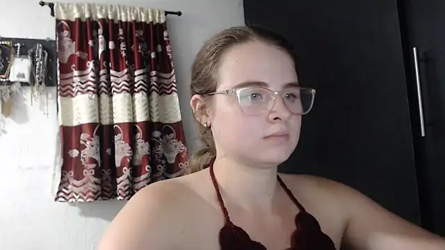 Snapshot of HellenMiyer1111 chatting on October 30, 2025, 8:17 pm HellenMiyer1111 online show from October 30, 2025, 8:17 pm