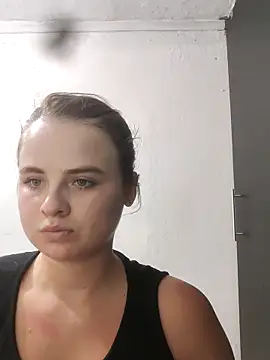 HellenMiyer1111 online show from March 4, 2026, 5:10 pm