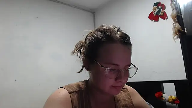 Snapshot of HellenMiyer1111 chatting on November 28, 2025, 9:26 pm HellenMiyer1111 online show from November 28, 2025, 9:26 pm