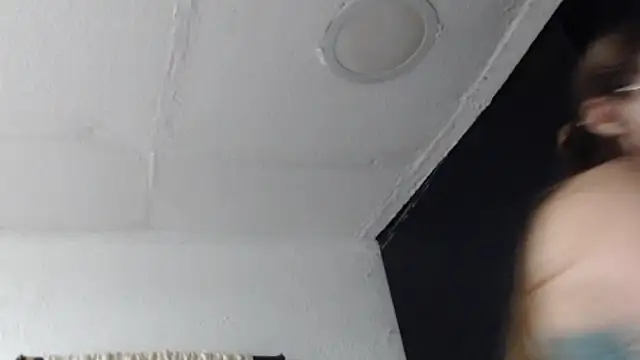 Snapshot of HellenMiyer1111 chatting on November 6, 2025, 6:56 pm HellenMiyer1111 online show from November 6, 2025, 6:56 pm