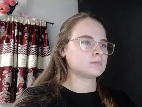 Snapshot of HellenMiyer1111 chatting on November 21, 2025, 9:03 pm HellenMiyer1111 online show from November 21, 2025, 9:03 pm