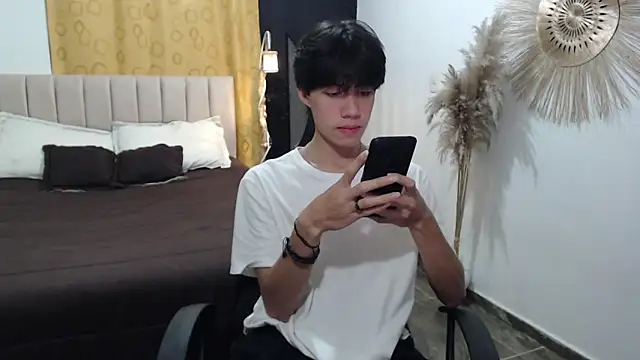 Snapshot of Elio-cam chatting on November 15, 2025, 1:42 am Elio-cam online show from November 15, 2025, 1:42 am