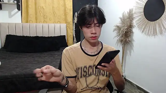 Elio-cam online show from February 17, 2026, 1:36 am