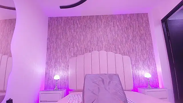 raven lilith  online show from February 15, 2026, 3:40 am