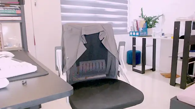 Shyn   online show from September 26, 2025, 3:57 am