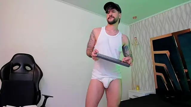 Snapshot of Petesevans chatting on October 26, 2025, 3:56 pm Petesevans online show from October 26, 2025, 3:56 pm