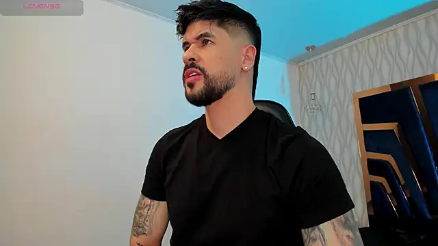 Snapshot of Petesevans chatting on November 16, 2025, 1:38 pm Petesevans online show from November 16, 2025, 1:38 pm